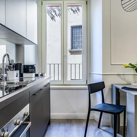 Cavour 34 Downtown * Лекко
