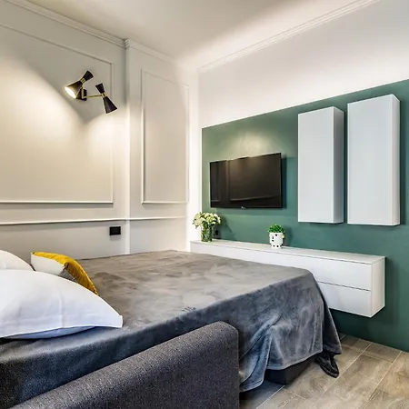 Cavour 34 Downtown * Лекко